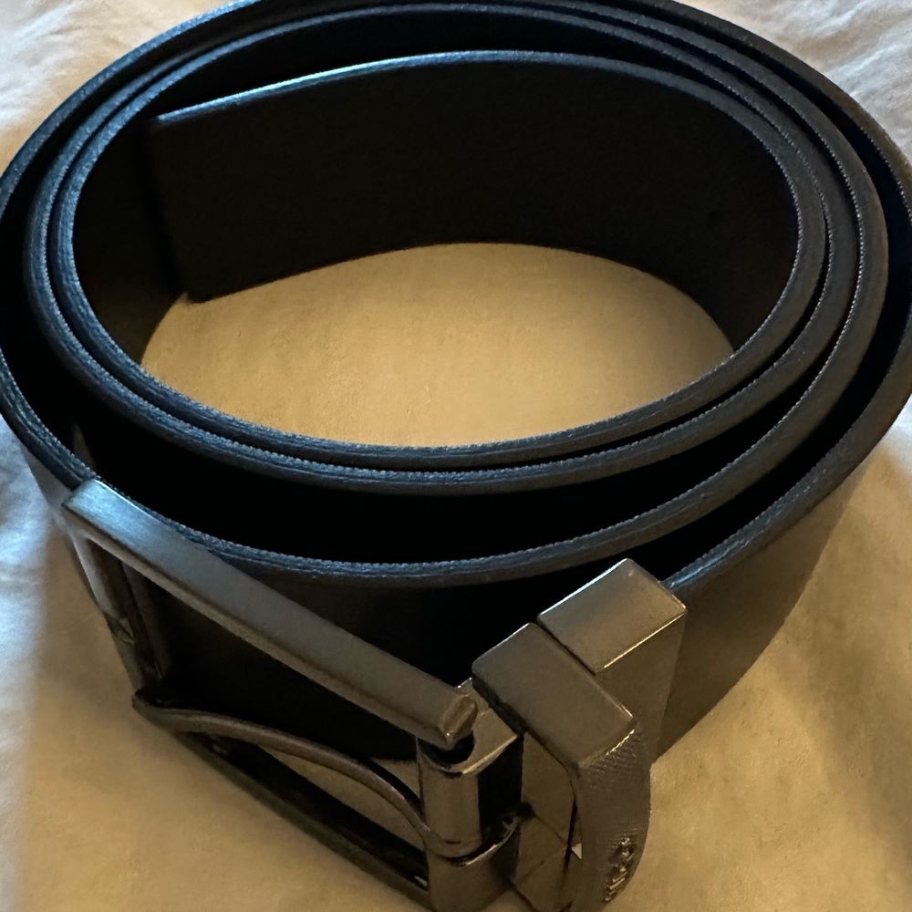 🍍 Hugo by Hugo Boss black belt🍍